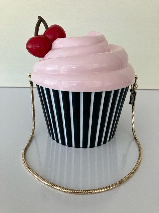 kate spade Handbags - Kate Spade Magnolia Bakery Cupcake Clutch Purse  Novelty Treat Fashion Accessory